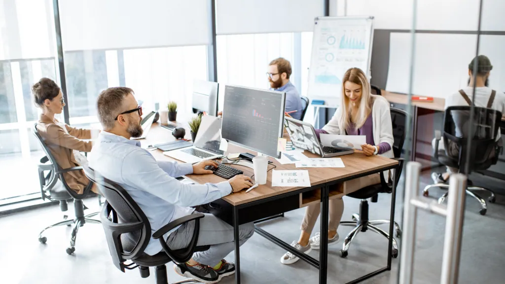 O que leva o colaborador a permanecer em uma empresa ?